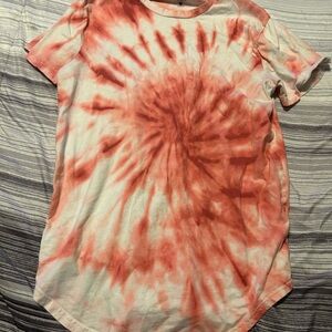 Hollister Red and White Tie-Dye Short Sleeve Tee